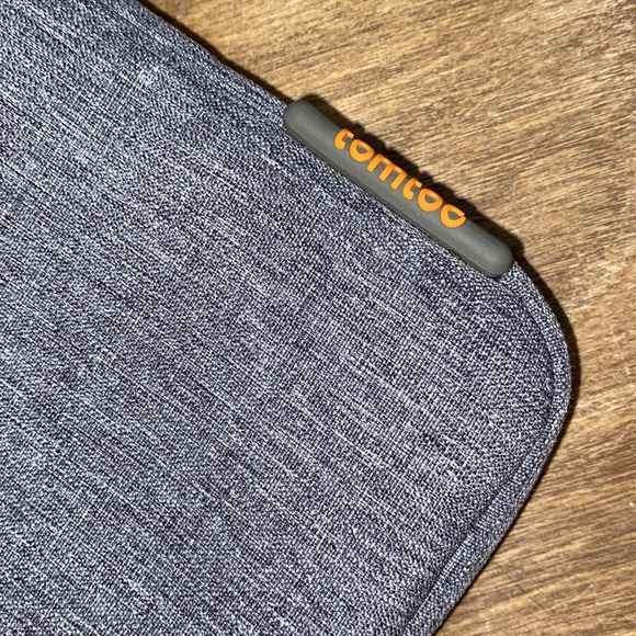 Tomtoc grey tablet sleeve case - Picture 10 of 13